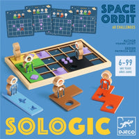 SPACE ORBIT. ASTRONAUTA A SU CASA. SOLOGIC